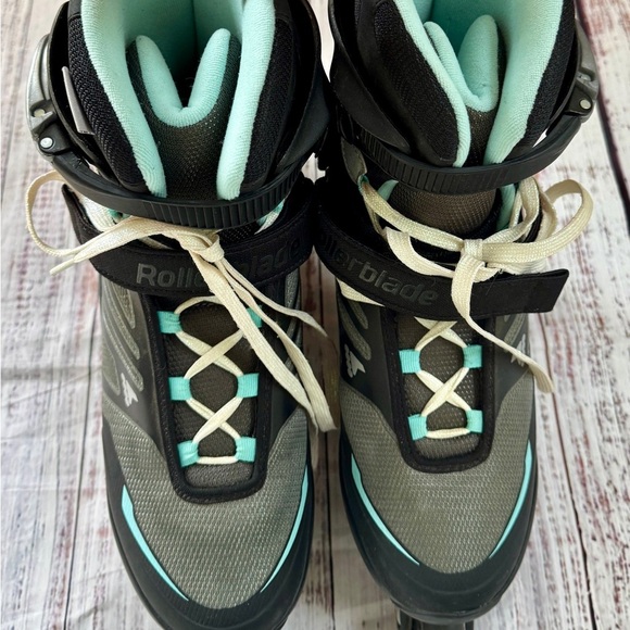Rollerblade Zetrablade Women's Inline Skate, Size 10, Black and Light Blue EUC - Picture 2 of 7